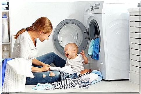 6 smart tips for washing baby clothes