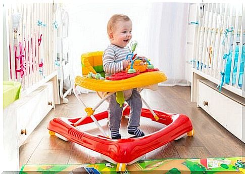 Advantages and disadvantages of allowing the child to use a walker