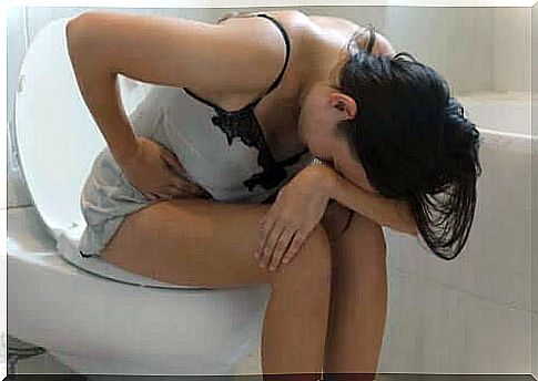 constipation during pregnancy: woman in the toilet