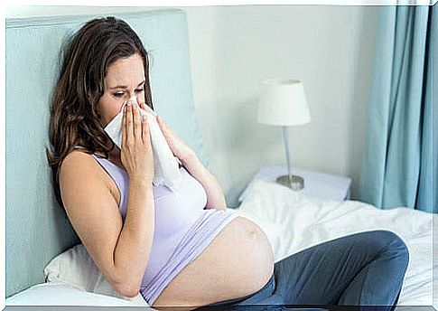 colds during pregnancy: pregnant woman cheating