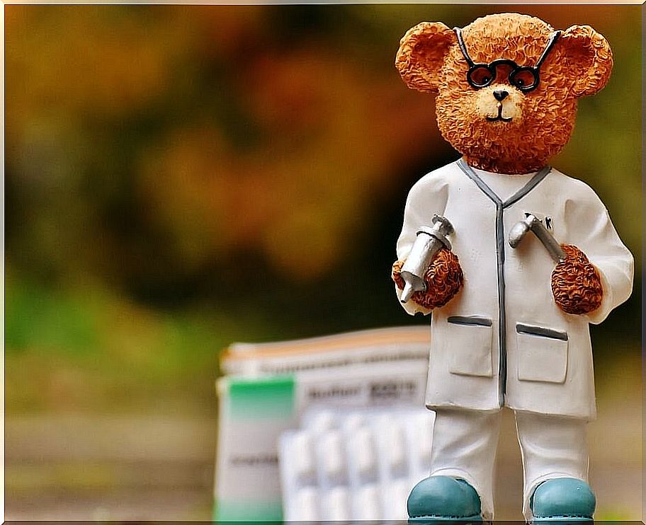 Toy bear doctor