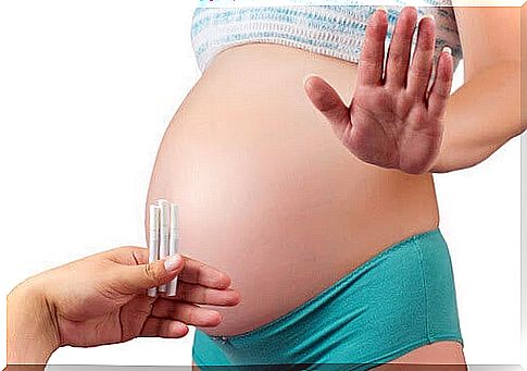 passive smoking: pregnant woman says no to cigarettes