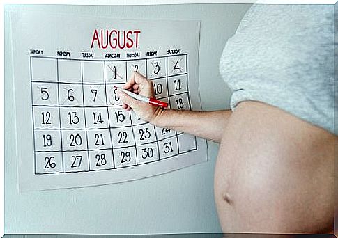 A woman counts down the days until the birth.