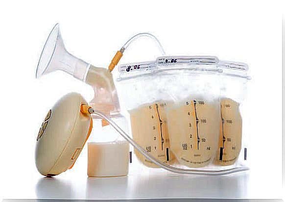 Breast pump and equipment for storing breast milk