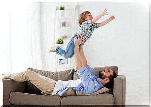 It is good for children to play and play with their father