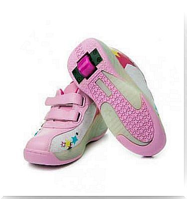 Shoes with wheels (Heelys): Elevator or diss?