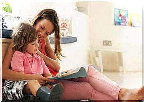 start reading: mother and child sitting and reading